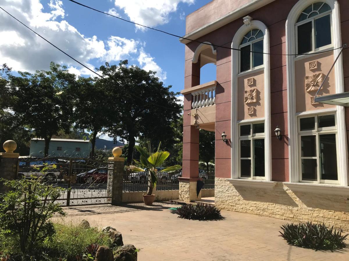 山同青旅背包客棧 Puli Exterior foto